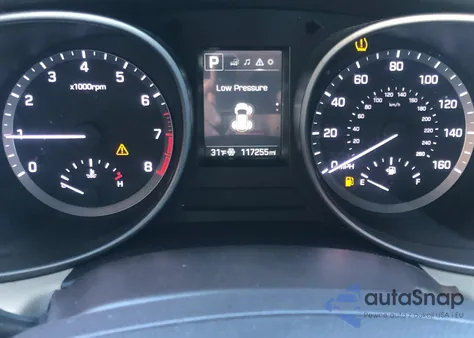 2017 Hyundai Santa Fe Sport z USA, uszkodzony, nr VIN 5NMZUDLB0HH023306